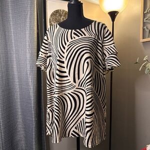 Spin USA Black and White Swirl Women's Blouse